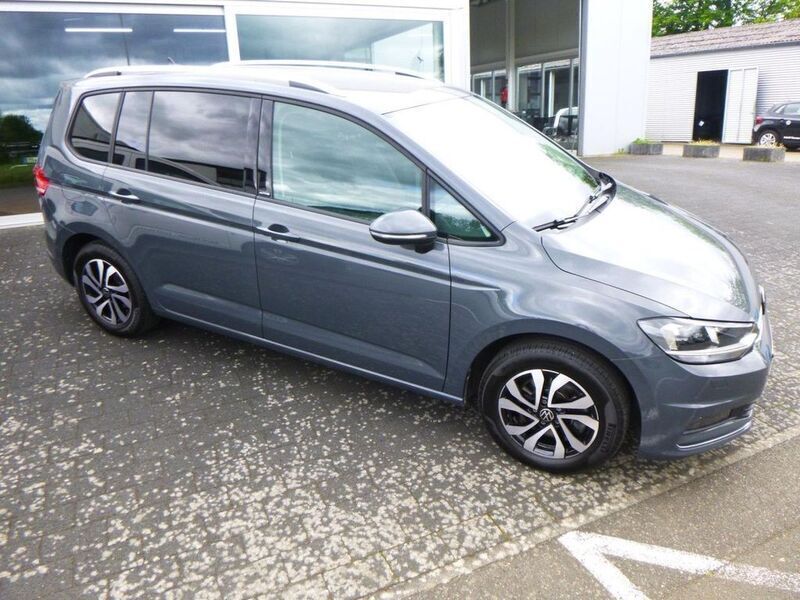 Gebraucht VW Touran Active 150 PS (110 kW) 2022 Grau Van / Kleinbus