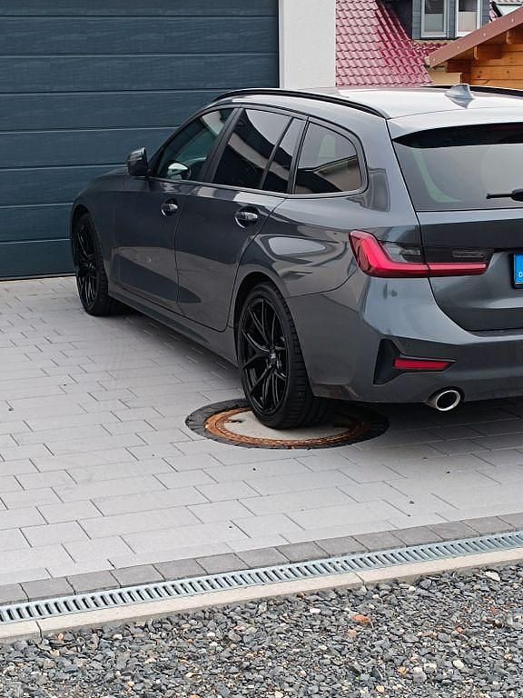 Gebraucht BMW 320 Advantage 190 PS (139 kW) 2021 Grau Kombi