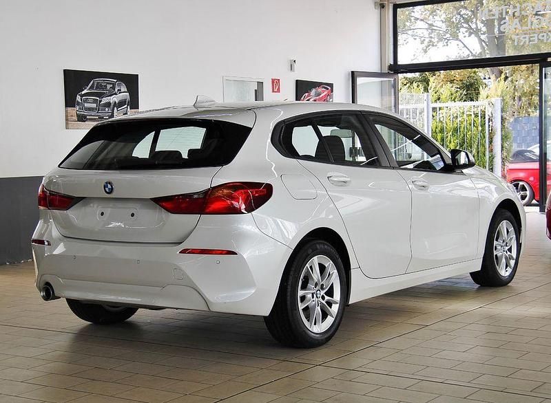 Gebraucht BMW 116 Advantage 116 PS (85 kW) 2019 Mineralweiss (metallic) Kleinwagen