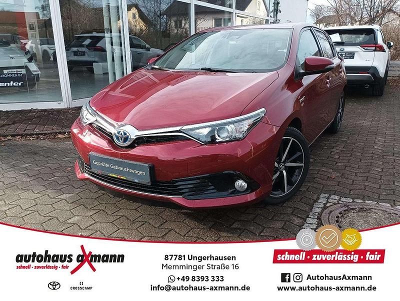 Gebraucht Toyota Auris Hybrid Edition-S 135 PS (99 kW) 2018 Rot Limousine