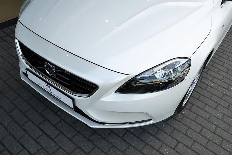 Gebraucht Volvo V40 Ocean Race 150 PS (110 kW) 2016 Crystal white pearl / metallic Kombi