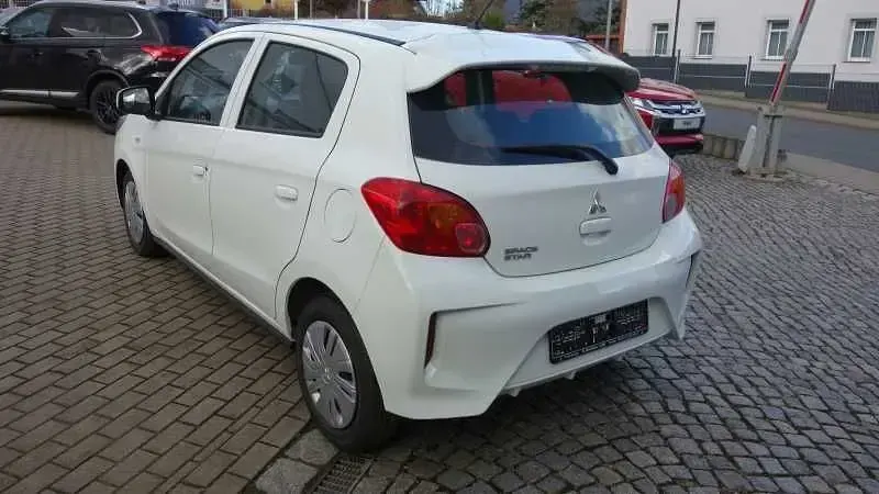 Gebraucht Mitsubishi Space Star Basis 71 PS (52 kW) 2020 Weiß Kleinwagen