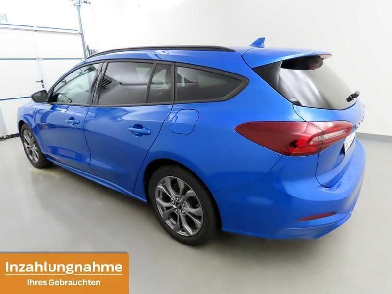 Gebraucht Ford Focus ST-Line 125 PS (91 kW) 2023 Dynamicblau metallic metallic Kombi