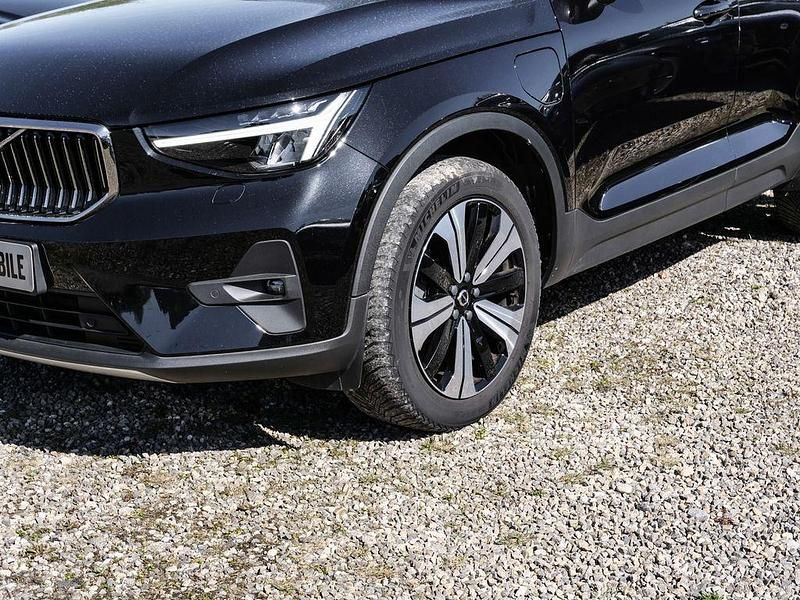 Gebraucht Volvo XC40 Core 211 PS (155 kW) 2023 Schwarz SUV