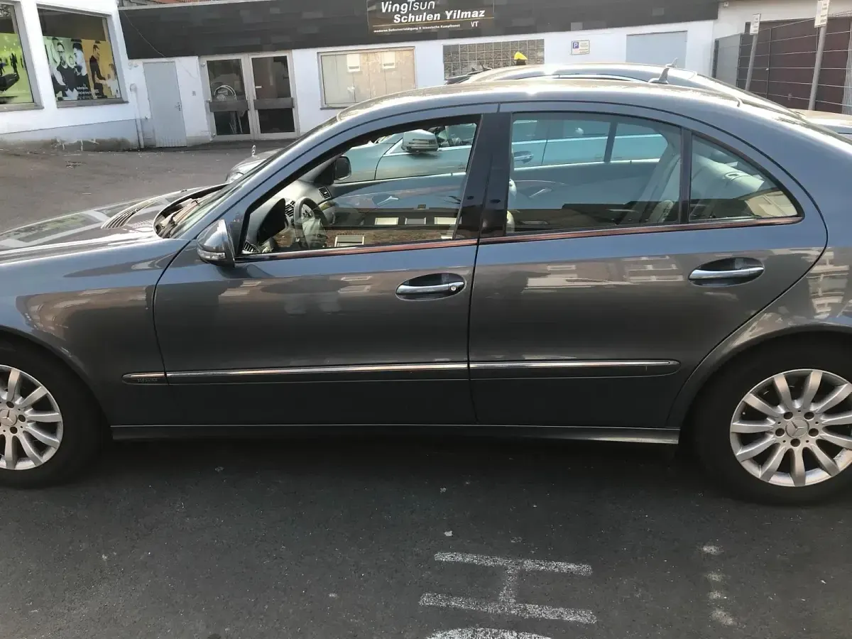 Brugt Mercedes E230 204 HK (150 kW) 2008 Grå Sedan