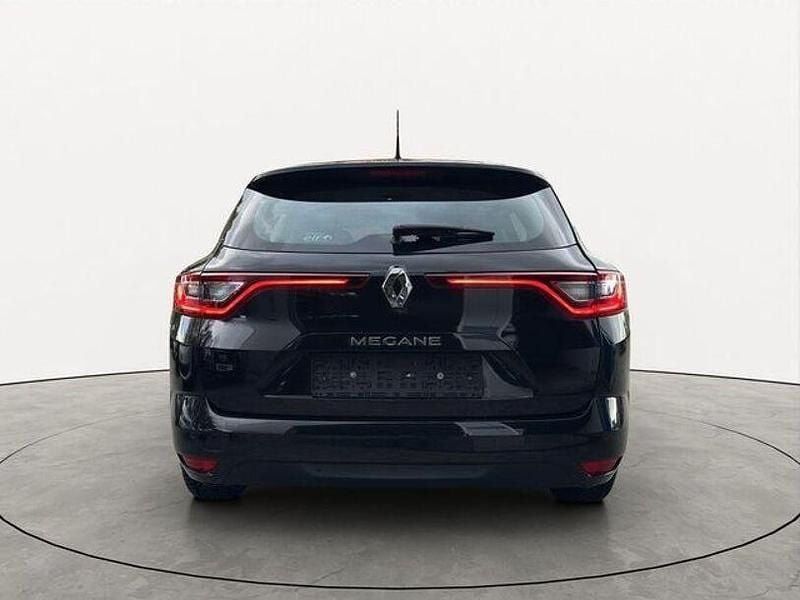 Gebraucht Renault Mégane IV 132 PS (97 kW) 2017 Sternenschwarz Limousine