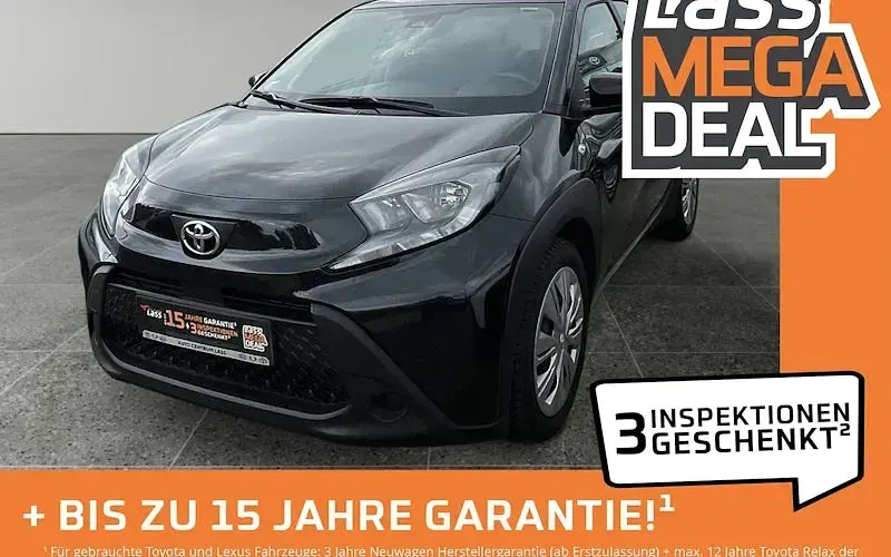 Gebraucht Toyota Aygo X Play 72 PS (52 kW) 2023 Mysticschwarz mica metallic SUV