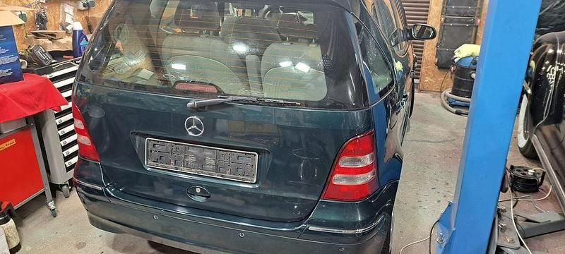 Gebraucht Mercedes A140 Elegance 82 PS (60 kW) 2002 Grün Van / Kleinbus