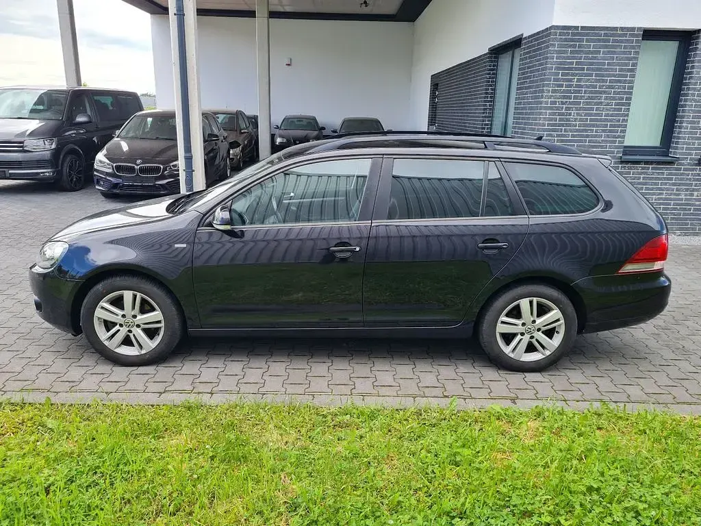Gebraucht VW Golf VII Match 105 PS (77 kW) 2013 Schwarz Limousine