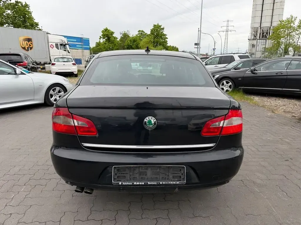 Gebraucht Skoda Superb Ambition 170 PS (125 kW) 2010 Schwarz Limousine