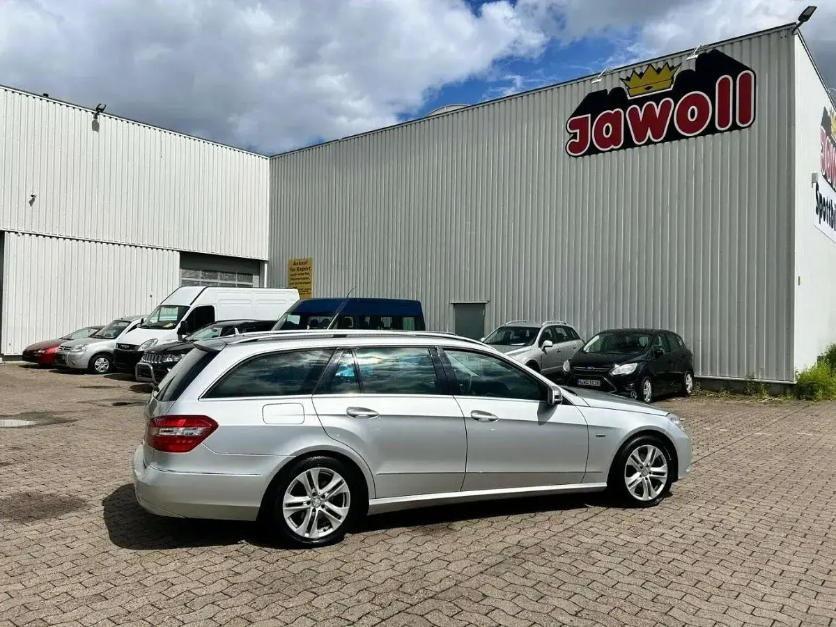 Occasion Mercedes E200 136 ch (100 kW) 2010 Argent Break