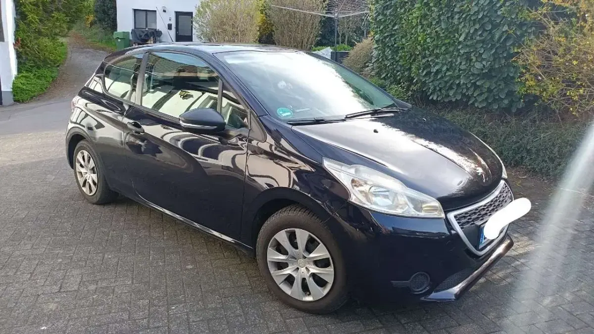 Gebraucht Peugeot 208 68 PS (50 kW) 2014 Blau Kleinwagen
