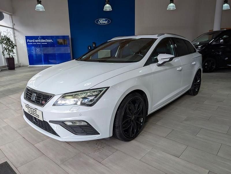 Weiß Gebraucht 2020 Seat Leon ST FR Kombi | 14.990 € (Guter Preis) - Bild 1/4