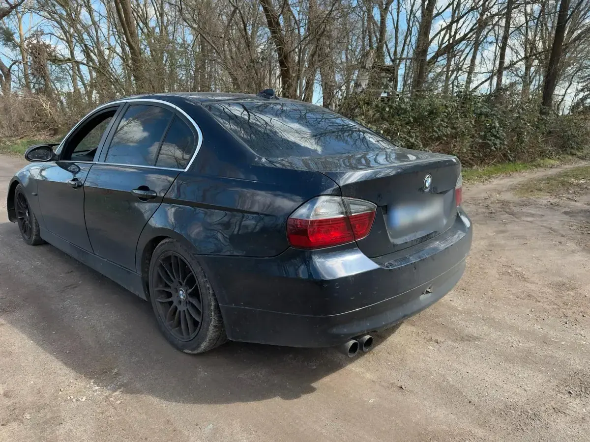 Gebraucht BMW 330 252 PS (185 kW) 2005 Blau Limousine