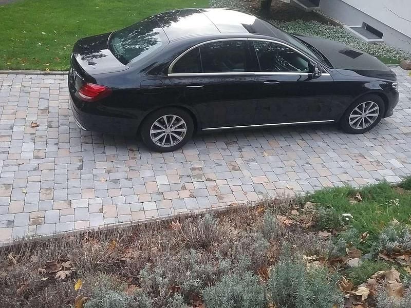 Gebraucht Mercedes E200 Avantgarde 184 PS (135 kW) 2016 Schwarz Limousine