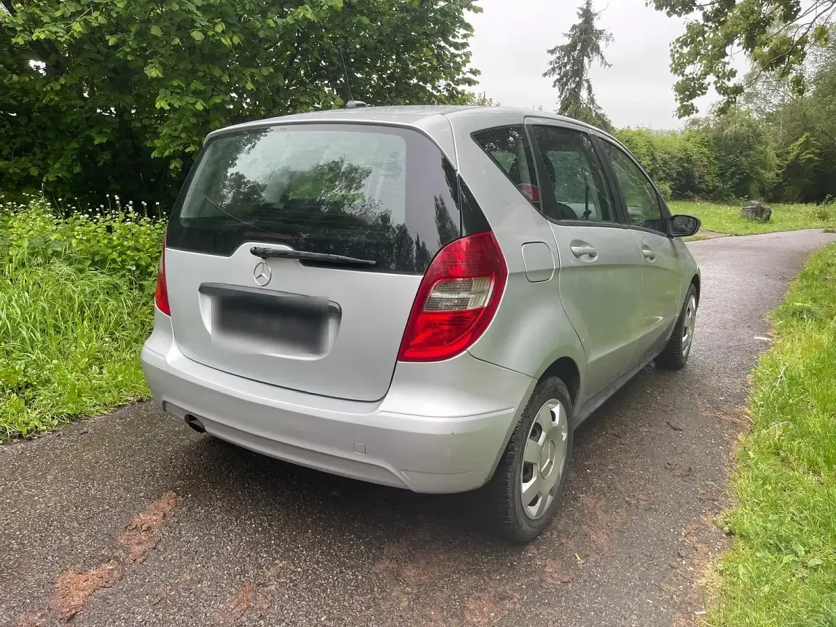 Gebraucht Mercedes A160 2011 Silber Kleinwagen