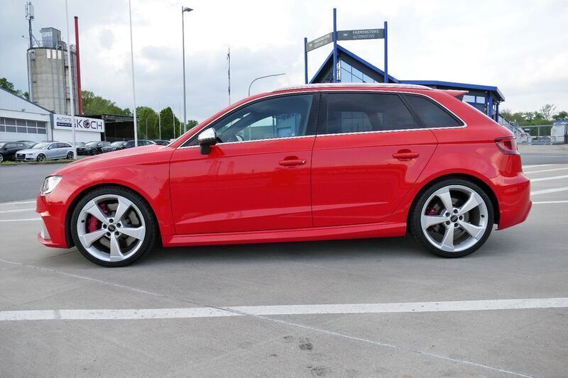 Gebraucht Audi RS3 Sport 367 PS (269 kW) 2015 Rot Limousine