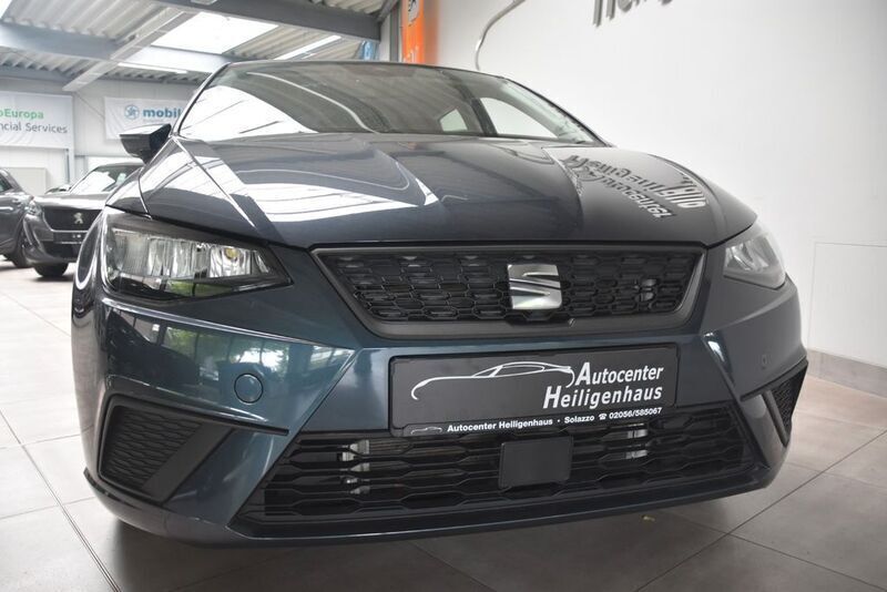 Grau Gebraucht 2022 Seat Ibiza Style Kleinwagen | 16.580 € (Superpreis) - Bild 1/4
