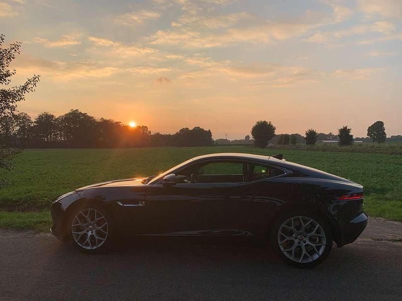 Gebraucht Jaguar F-Type 340 PS (250 kW) 2018 Schwarz Coupé