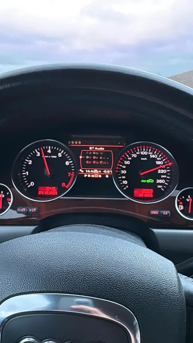 Gebraucht Audi A8 Comfort 335 PS (246 kW) 2005 Andere farben Limousine
