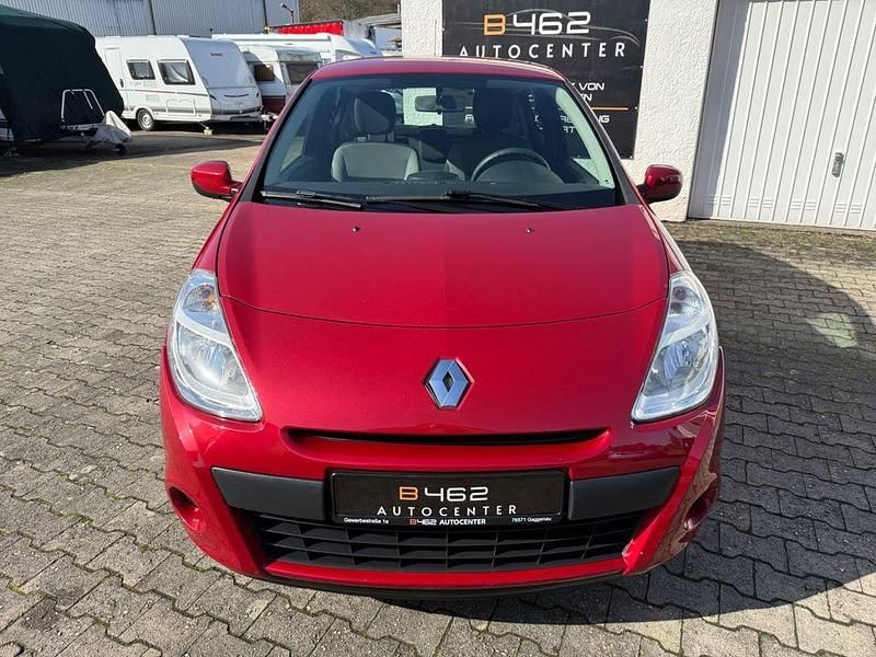 Gebraucht Renault Clio III Expression 75 PS (55 kW) 2010 Rot Kleinwagen