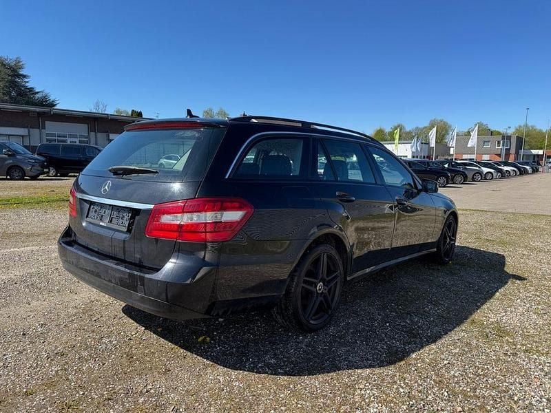 Usata Mercedes E220 170 CV (125 kW) 2011 Nero Berlina