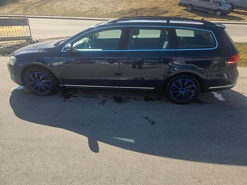 Gebraucht VW Passat Highline 170 PS (125 kW) 2011 Blau Kombi