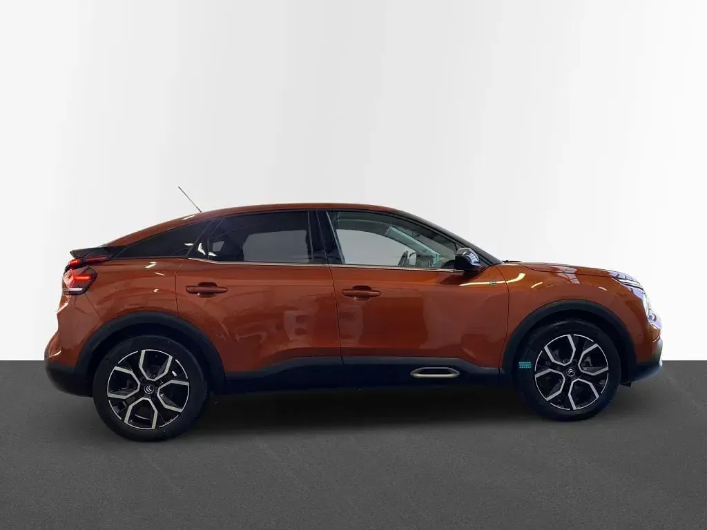 Gebraucht Citroën e-C4 Shine 100 kW (136 PS) 2021 Karamellbraun metallic Limousine