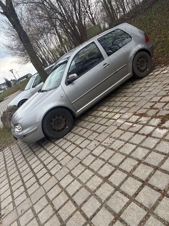 Gebraucht VW Golf IV Basis 105 PS (77 kW) 2001 Silber Limousine