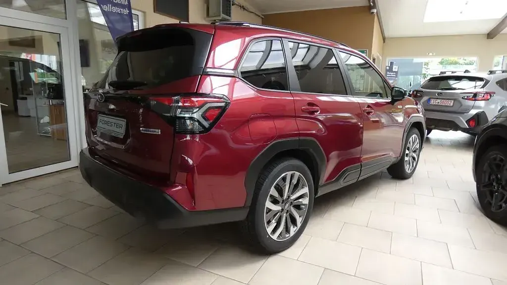 Neu Subaru Forester Platinum 136 PS (100 kW) 2026 Rot SUV