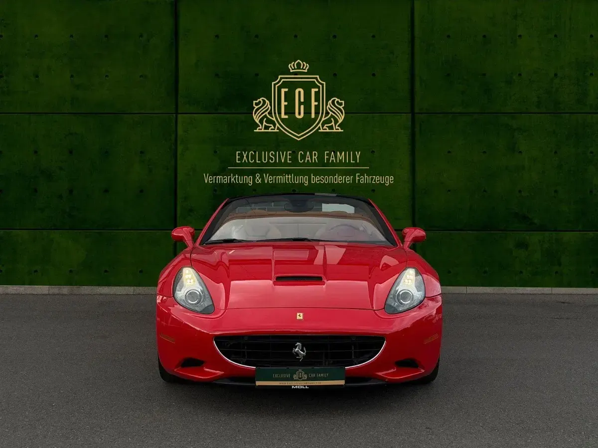 Gebraucht Ferrari California 460 PS (338 kW) 2010 Rot Cabrio