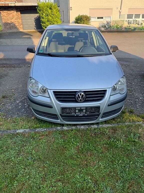 Silber Gebraucht 2007 VW Polo Limousine | 999 € (Guter Preis) - Bild 1/4