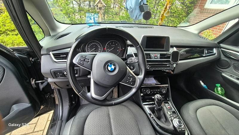 Gebraucht BMW 216 Active Tourer 116 PS (85 kW) 2015 Schwarz Van / Kleinbus