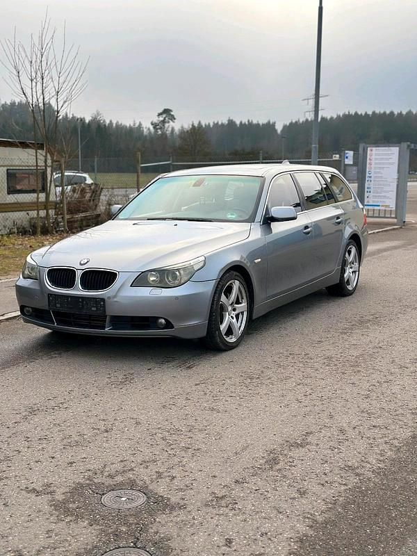 Grau Gebraucht 2004 BMW 530 Kombi | 2.500 € (Fairer Preis) - Bild 1/4