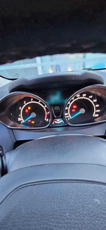 Gebraucht Ford Fiesta 101 PS (74 kW) 2017 Grau Kleinwagen