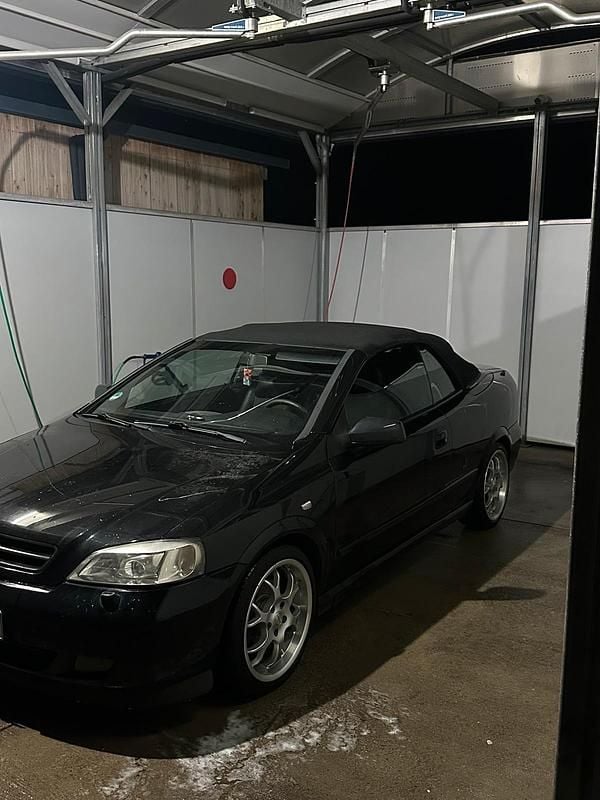 Gebraucht Opel Astra Cabriolet 125 PS (91 kW) 2003 Schwarz Cabrio