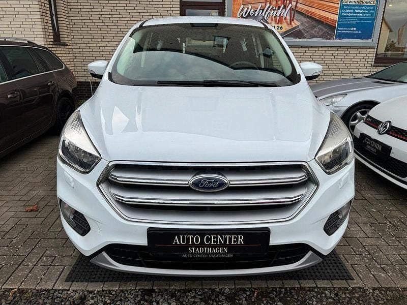Gebraucht Ford Kuga Trend 120 PS (88 kW) 2018 Weiß SUV