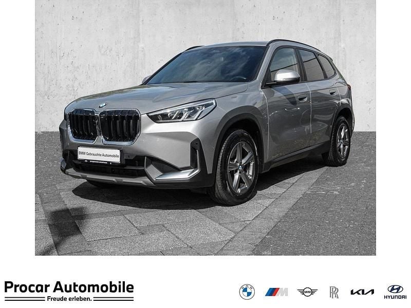 Spacesilber metallic Gebraucht 2023 BMW X1 SUV | 34.490 € (Fairer Preis) - Bild 1/4
