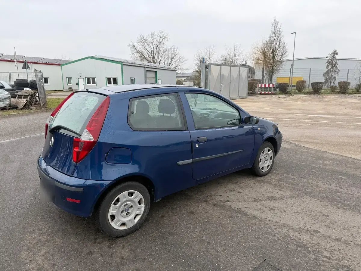 Gebraucht Fiat Punto 60 PS (44 kW) 2004 Blau Kleinwagen