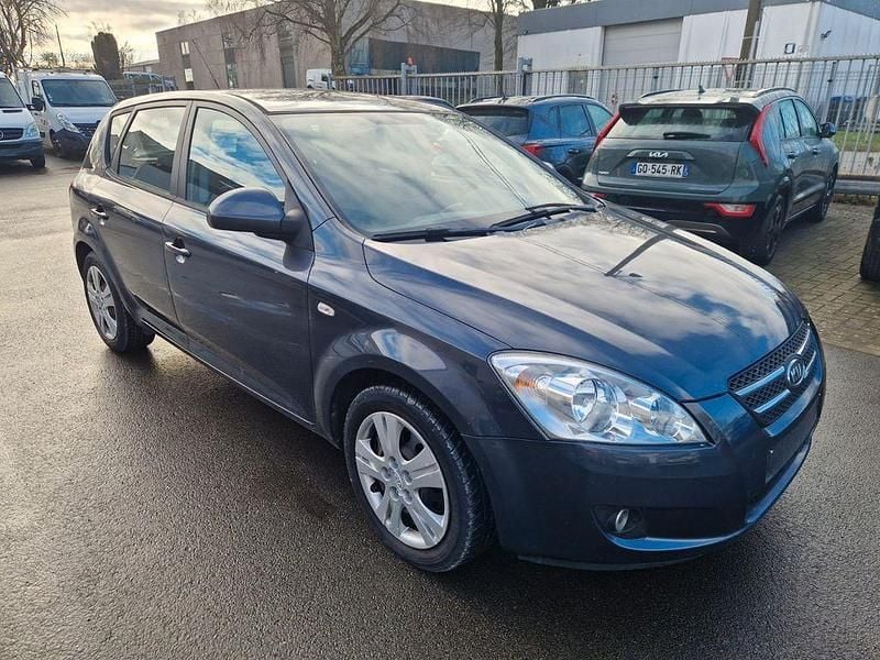 Gebraucht Kia Ceed 90 PS (66 kW) 2008 Grau Kleinwagen