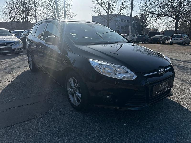 Gebraucht Ford Focus Champions Edition 116 PS (85 kW) 2012 Schwarz Kombi