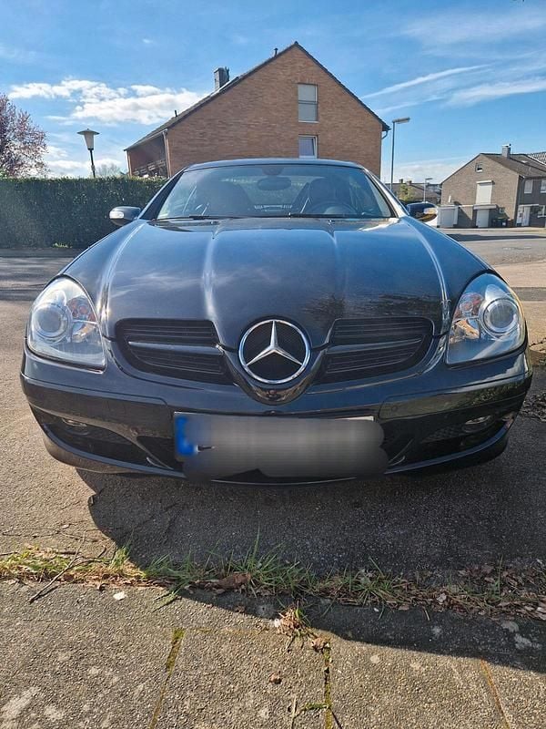 Second-hand Mercedes SLK200 163 CP (119 kW) 2007 Negru Cabrio