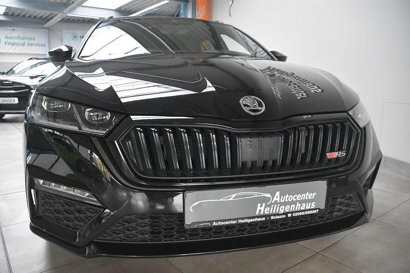 Schwarz Gebraucht 2022 Skoda Octavia RS Limousine | 26.980 € (Fairer Preis) - Bild 1/4