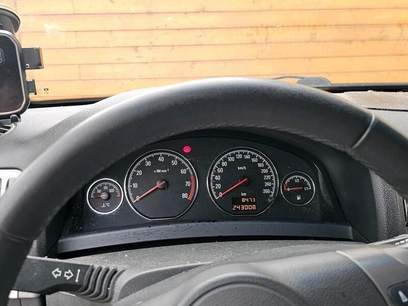 Schwarz Gebraucht 2004 Opel Signum Kombi | 1.500 € (Fairer Preis) - Bild 1/4