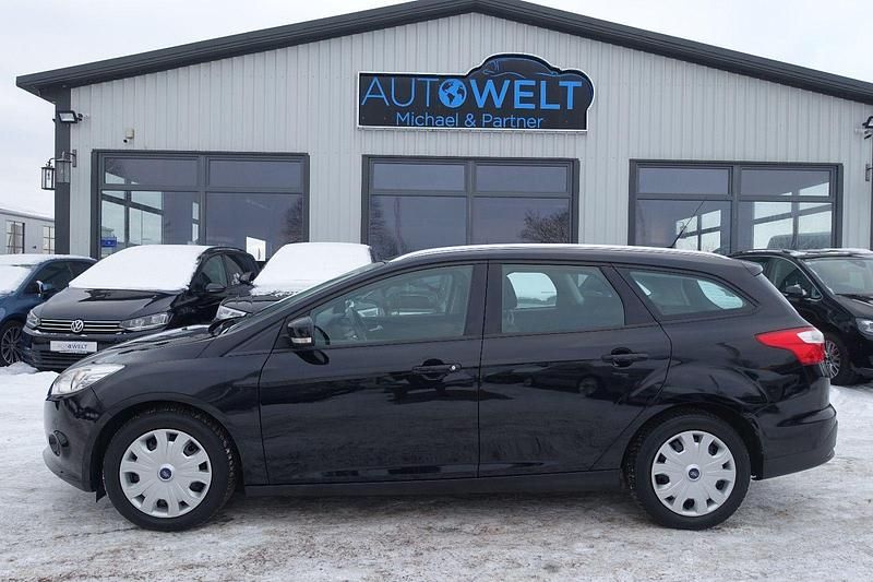 Gebraucht Ford Focus 101 PS (74 kW) 2014 Schwarz Kombi