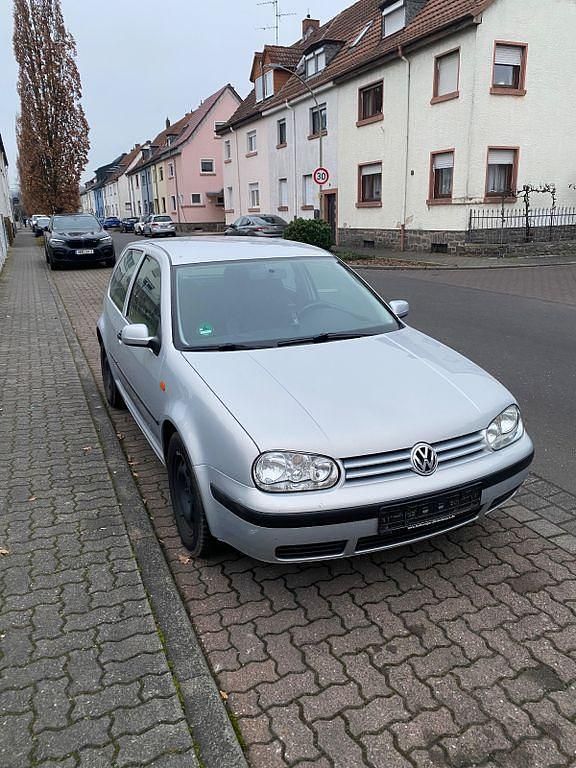 Silber Gebraucht 1998 VW Golf IV Basis Kleinwagen | 1.000 € (Superpreis) - Bild 1/4