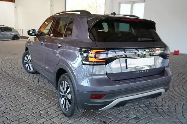 Używany VW T-Cross Move 95 KM (69 kW) 2023 Szary SUV