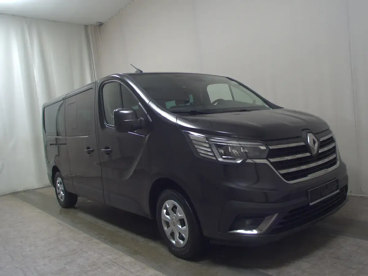 Occasion Renault Trafic Life 150 ch (110 kW) 2023 Noir Monospace