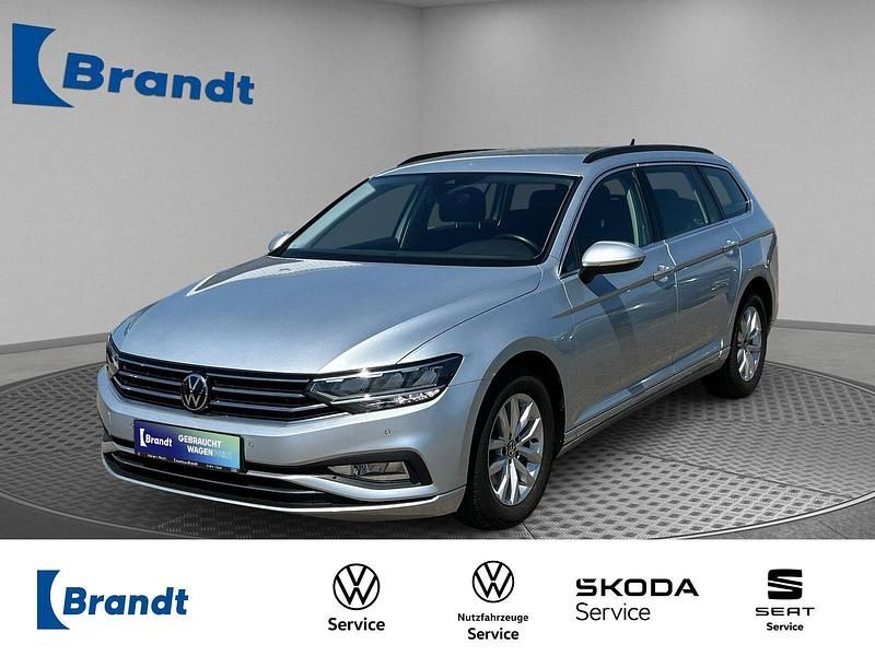 Scale silver metallic (metallic) Gebraucht 2022 VW Passat Business Kombi | 18.990 € (Guter Preis) - Bild 1/3