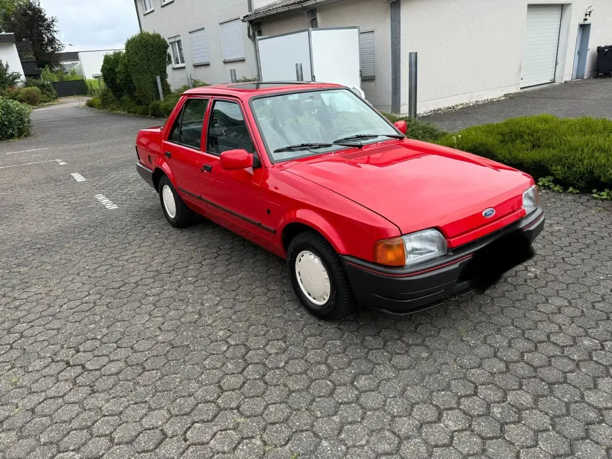 Gebraucht Ford Orion 73 PS (53 kW) 1990 Rot Limousine
